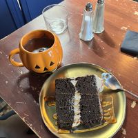 Layer cake with hot chocolate  #Veganuary at Café Contresort in Paris