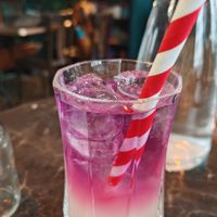 lemonade that changes color with a lemon and orange blossom flavor at Café Contresort in Paris