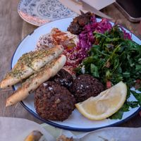 Falafel con hummus, pan pita at Grá Irish Gastropub in Mallorca