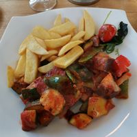 Stadtwaldhaus Mettmann, Tofu with vegetables and house fries at Stadtwaldhaus in Mettmann