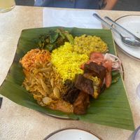 Thought I took a picture of the menu😒anywho this had Oyster Mushroom curry, Dahl, tempered Bok Choy, roasted potatoes, tomato salad and onion, and shredded coconut😄 at Mirisata in Portland