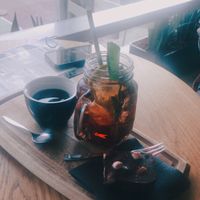 americano, lemonade & vegan rocky road at Coffeelab - Central Station in Eindhoven