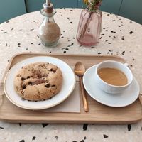Cookie and coffee at Michel MaBelle in Bordeaux