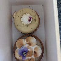 Tarte citron meringuée et citron basilique at Michel MaBelle in Bordeaux