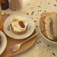 Cookie choco noix sarrasin  // banofee pie // bun of the day (Bacon, avocado, coleslaw) // ice tea of the day at Michel MaBelle in Bordeaux