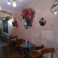 impression of the cosy inside at Michel MaBelle in Bordeaux