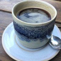 Decaf Americano (kommt mit einem nicht-veganen Keks)  at Treibgut in Cologne