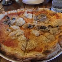 Pizza Margarita mit Kartoffeln  at La Leyenda de L'Antico Forno in Puerto Viejo De Talamanca