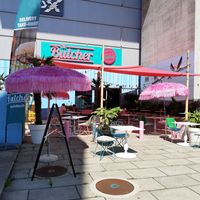 Outdoor seating at The Butcher in Dietlikon