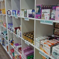 Gran variedad de productos para la salud, proteínas y multivitaminicos especial para veganos at Herbolari Montserrat in Barcelona