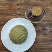 Concha Matcha y espresso at Siempre Viva in Mexico City