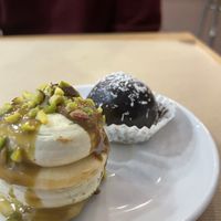 Pastìccini   at efrem in Turin