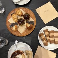 Cappuccino di soia e di cocco e vari dolcetti   at efrem in Turin