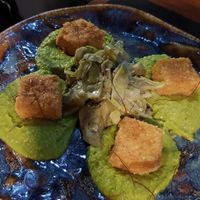 Tempeh in crostata su mousse di piselli e carciofo at MiBiò bistrot in Milan