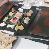 Degustazione di formaggi vegani at MiBiò bistrot in Milan