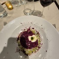 Tartar di barbabietola al brandy con cipolline boretane glassate at MiBiò bistrot in Milan
