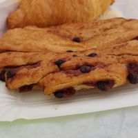 Vegan croissant (recommended!) and vegan chocolate Franzbrötchen at Tegut in Munich