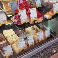 Vegan cakes at Tegut in Munich