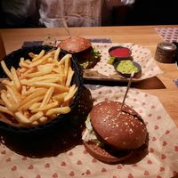 Vegane Burger + gr. Portion Pommes at Burgerheart in Nuremberg
