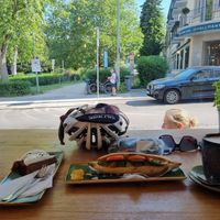 Avocado Sandwich and vegan carrot cake at Breilecker in Koenigstein