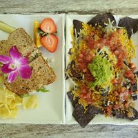 Un-tuna sandwich and nachos 🤤 at The Sanibel Sprout in Sanibel