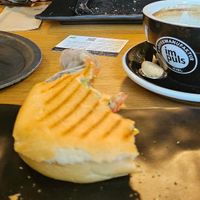 Veganes Panini (oder was davon übrig ist) at impuls Kaffeemanufaktur in Kiel