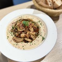 フムスの焼きキノコ添え+1ピタ付き (Hummus with stir fry mushroom+1 pita) ¥1590 at Millis Dining Bar ミリスダイニングバー in Sendai