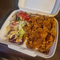 Vönerteller mit Reis ....so viel Seitan dass man den Reis nicht sehen kann 🙃👍👍 at Urfa Tadi in Hamburg