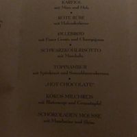 Alle Gerichte kamen entweder nacheinander oder zu zweit in die Mitte des Tisches. Man wird zudem ziemlich satt.  at TIAN am Burg - Pop Up in Lech