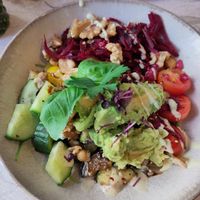 Vegane Bowl, leider ohne Sättigungs-Beilage at Café Lebenslust in Rothenburg Ob Der Tauber