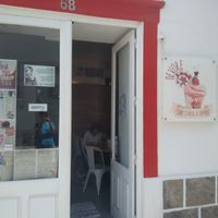 Great colorful entrance at Devore in Coimbra