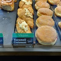 karamellcroissant 2,95€ at Bäckerei Riegler - Hauptstraße in Weinheim