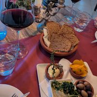 Vegan snacks and wine at Marie e Oli's in Armacao De Pera
