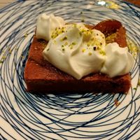 Bizcocho de remolacha at MESTIZA in Valencia