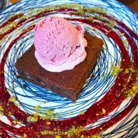 brownie with raspberry icecream at MESTIZA in Valencia