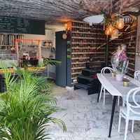 Inside of the cafe at Black Pearl Bubble Tea Coffee in Cologne