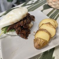 guao bao de heura estilo pulled pork ( lo pedí sin cebolla encurtida  at Bespoke in El Puerto De Santa Maria