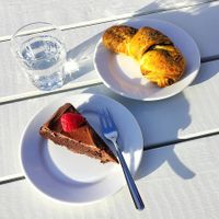 Tomato-pesto-croissant, chocolate cake at Kariranta in Lahti