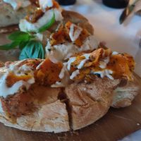 Pizza con "salmone" di carote at Osteria Casa Mia in Martignacco