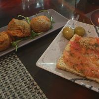 Croquetas veganas and pan con tomate at Iberia in Zurich