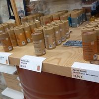 zero waste sun cream (+/- 30€) at Comme Avant in Paris