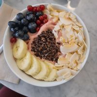 Strawberry bowl at Love Juice Bar - Grenelle in Paris