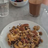 PB toast, Blue Magic and chocolate milkshake at Love Juice Bar - Grenelle in Paris