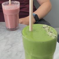 Green smoothie and milkshake at Love Juice Bar - Grenelle in Paris