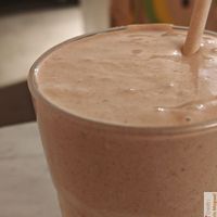 “PB SHAKE” protein juice, made with peanut butter, banana, dates and cocoa at Love Juice Bar - Grenelle in Paris