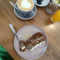 Carrot cake and latte at Maybean Cafe in Valencia