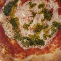 Margarita pizza at Santa y Pura in Madrid