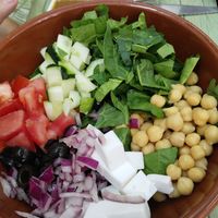 Amanida de cigrons at Santa y Pura in Madrid