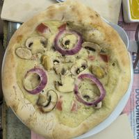 Pizza carbonara at Santa y Pura in Madrid