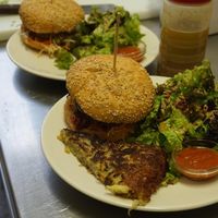 Burger végé le midi   at Les Petits Fourneaux in Die